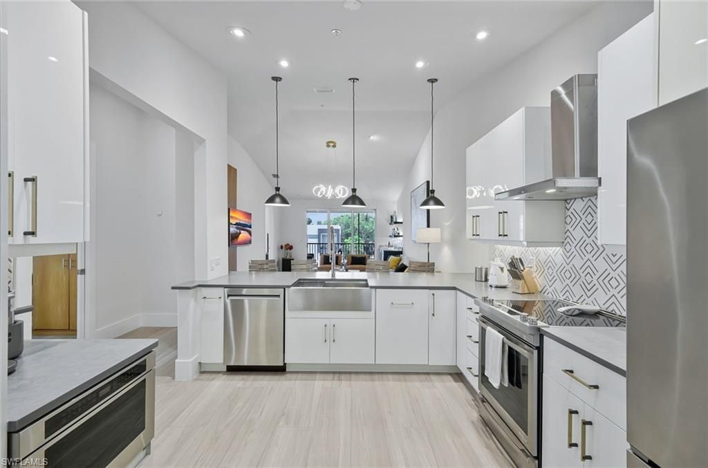 1540 Blue Point Ave, Unit 201, Naples, FL 34102 Photo