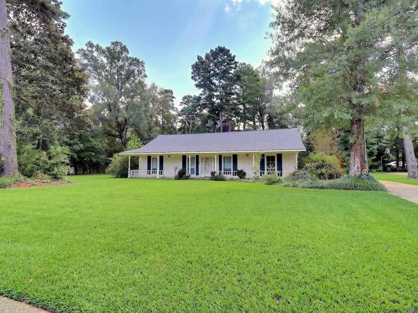 15826 Chivre Ave, Greenwell Springs, LA 70739