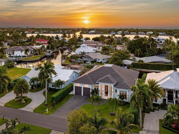 2150 Tarpon RD, NAPLES, FL 34102