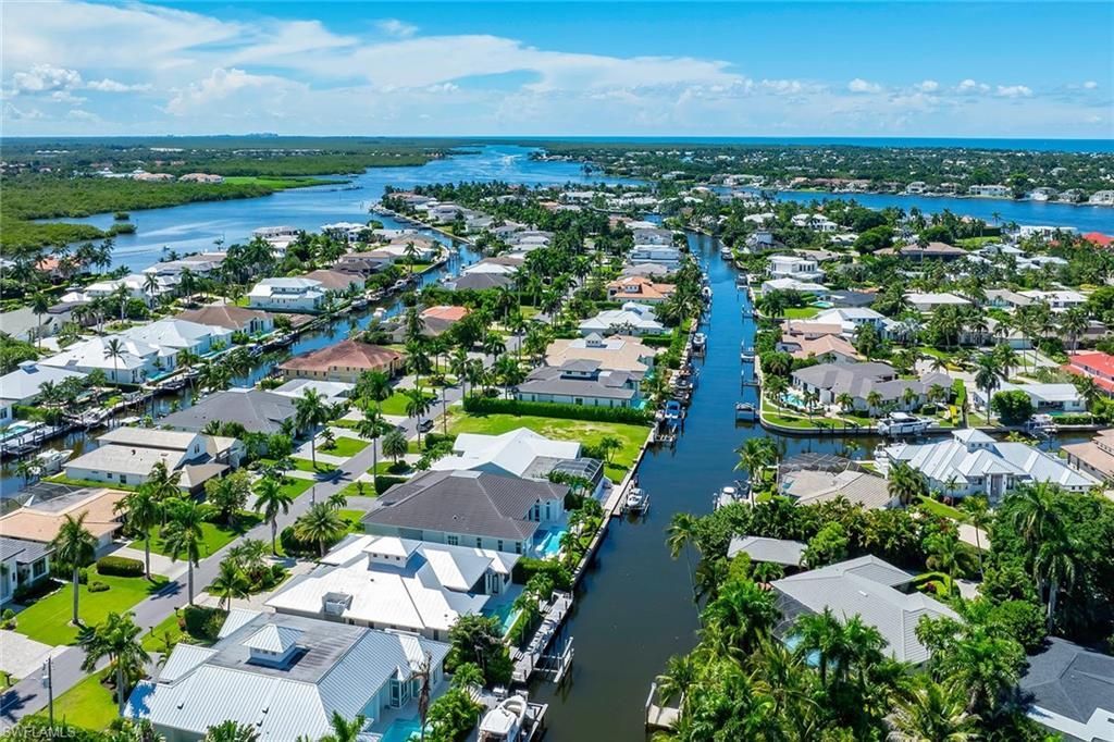 2150 Tarpon Rd, Naples, FL 34102 Photo
