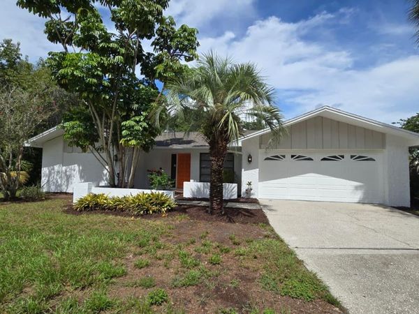 1381 FOREST LAWN COURT , TARPON SPRINGS, FL 34689
