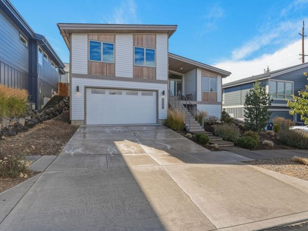 63108 NE Iner Loop, Bend, OR 97701