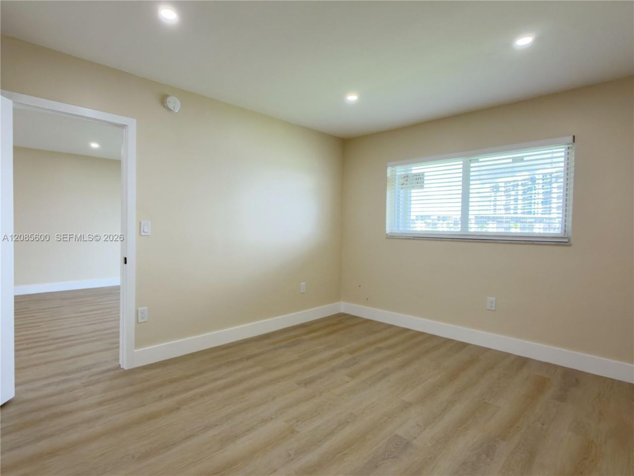 2949 Point East Dr , Unit B304, Aventura, FL 33160 Photo