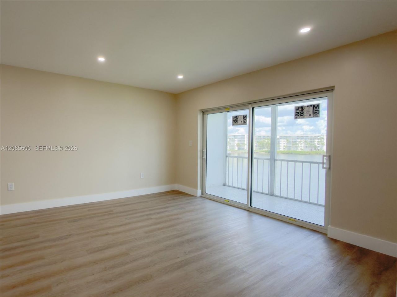 2949 Point East Dr , Unit B304, Aventura, FL 33160 Photo