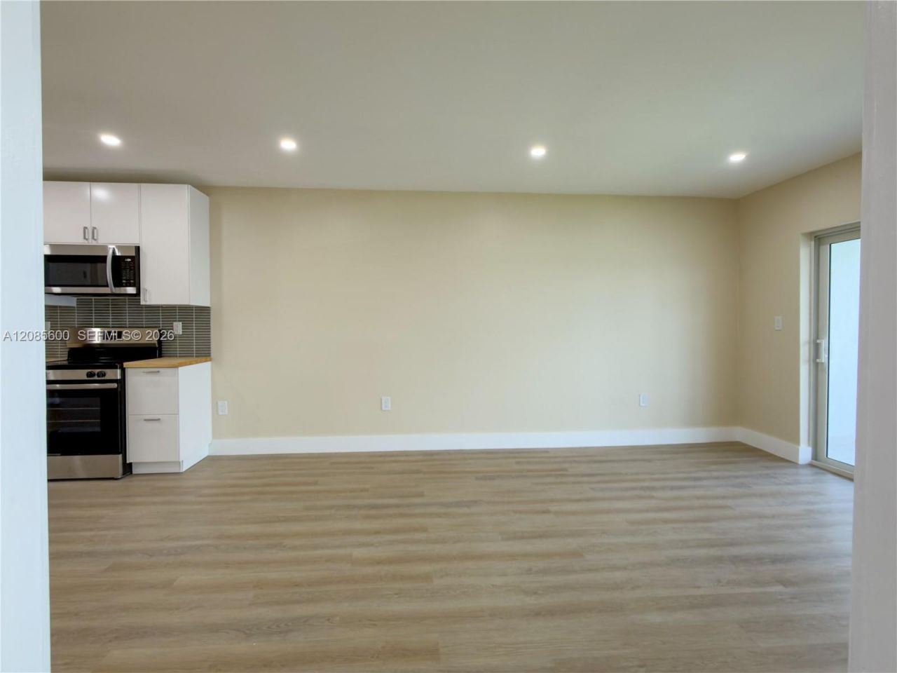 2949 Point East Dr , Unit B304, Aventura, FL 33160 Photo