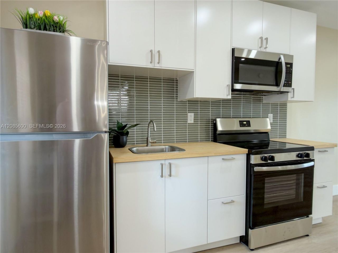 2949 Point East Dr , Unit B304, Aventura, FL 33160 Photo