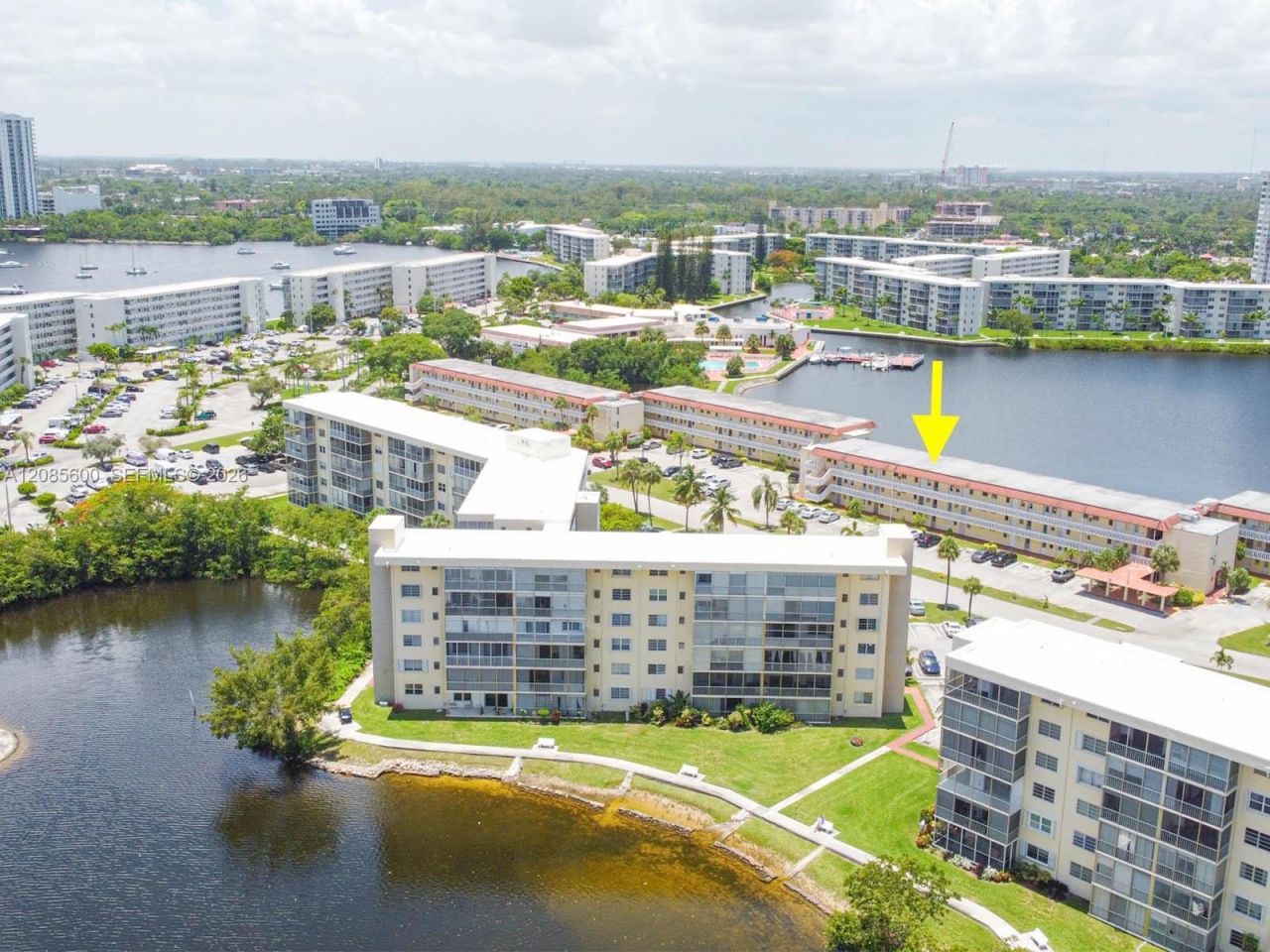 2949 Point East Dr, Unit B304, Aventura, FL 33160 Photo
