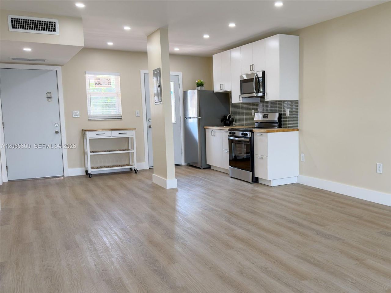 2949 Point East Dr , Unit B304, Aventura, FL 33160 Photo