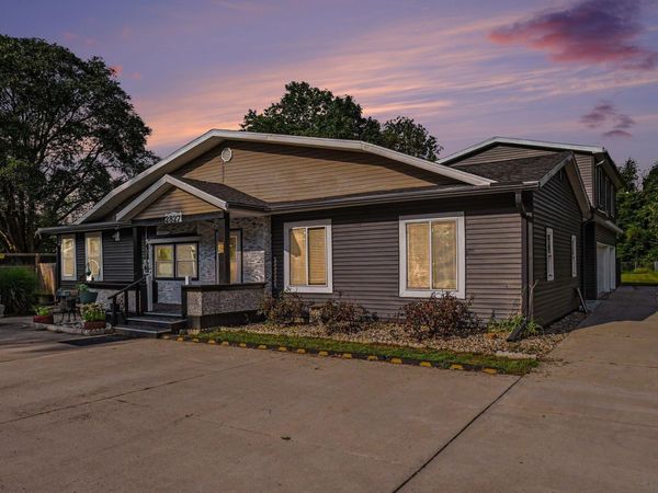 2827 Edwardsburg Avenue, Elkhart, IN 46514