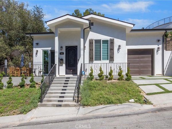 9500 Amoret Drive, Tujunga, CA 91042