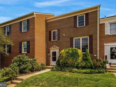 926 SHERWOOD COURT, STERLING, VA 20164