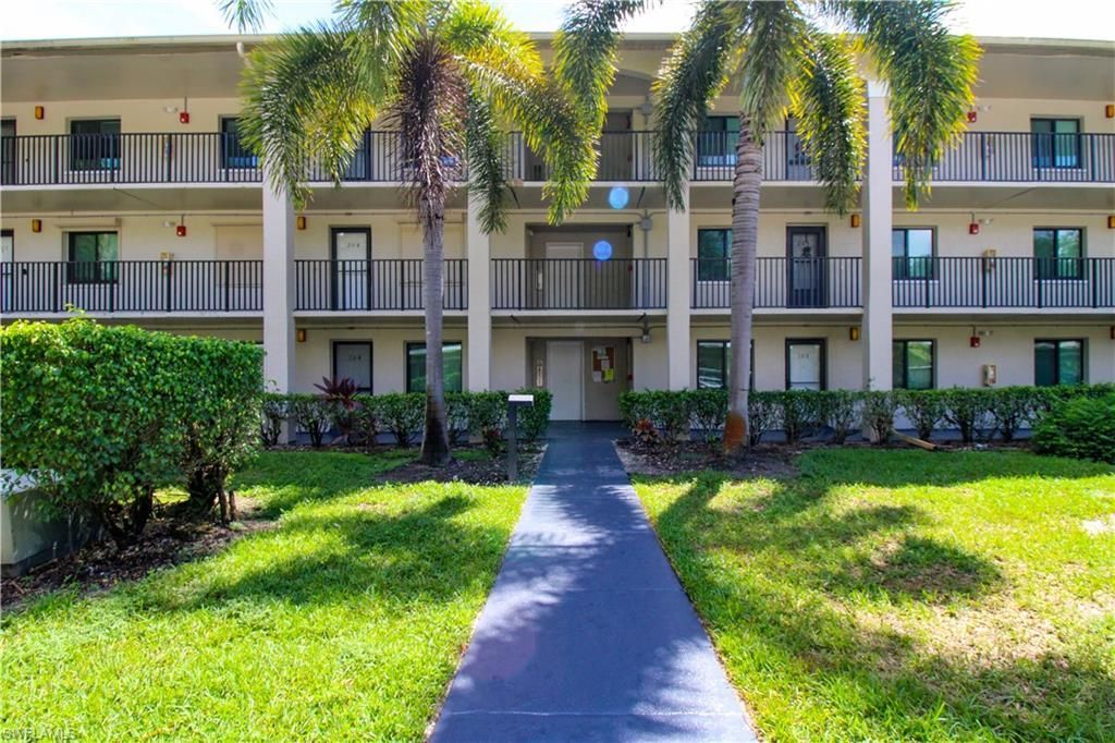 5767 Deauville Cir, Unit D304, Naples, FL 34112 Photo