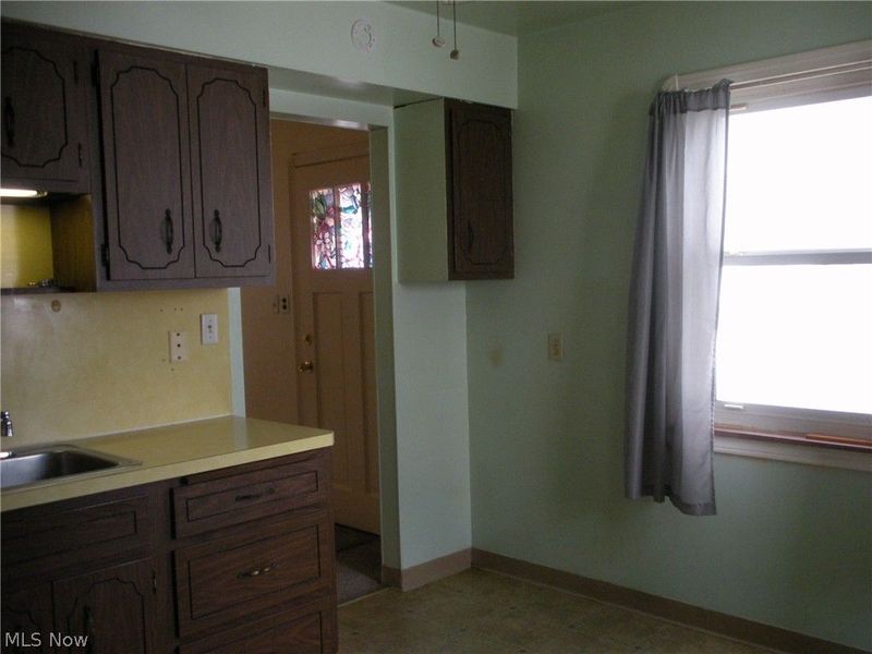 12503 Carrington Avenue, Cleveland, OH 44135 Photo 7