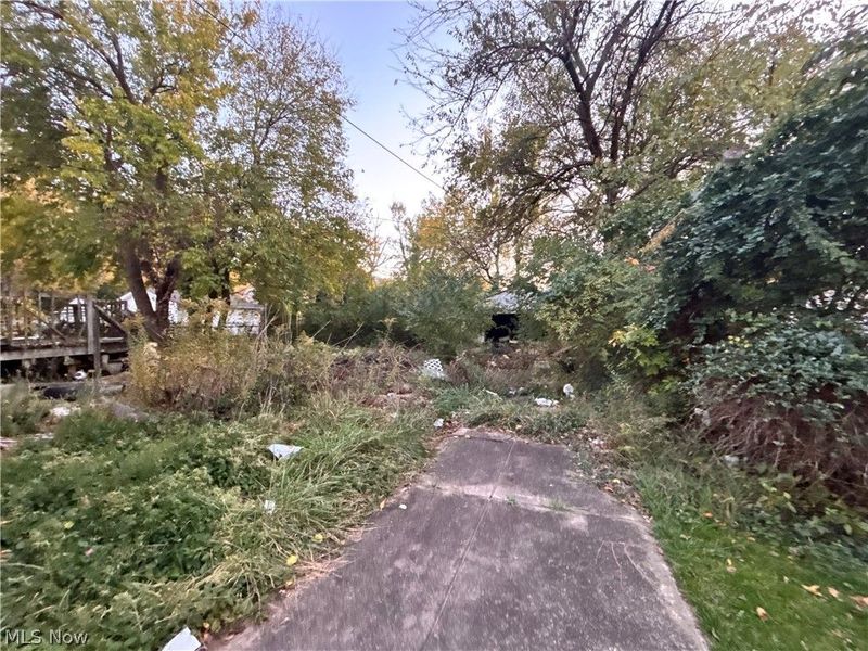 1888 Beersford Road, East Cleveland, OH 44112 Photo 5