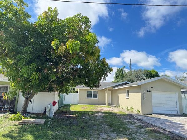 3218 68TH AVENUE N, ST PETERSBURG, FL 33702