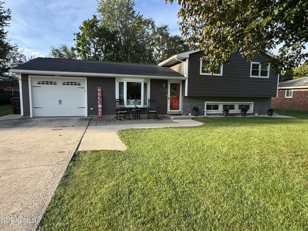 1768 Elmwood Drive , Defiance, OH 43512