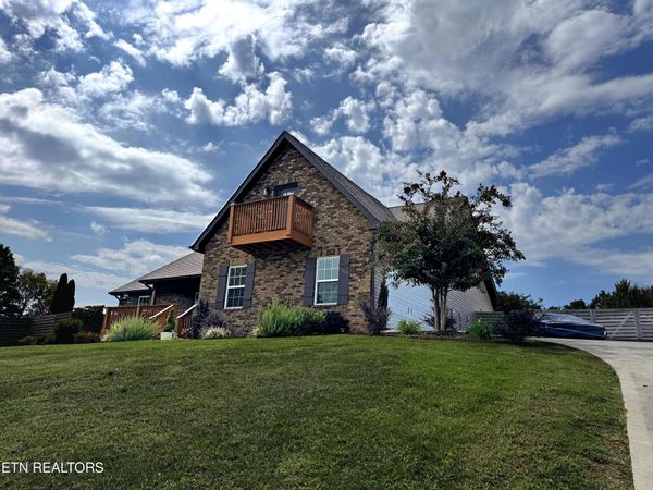 1807 Grey Ridge Rd, Maryville, TN 37801
