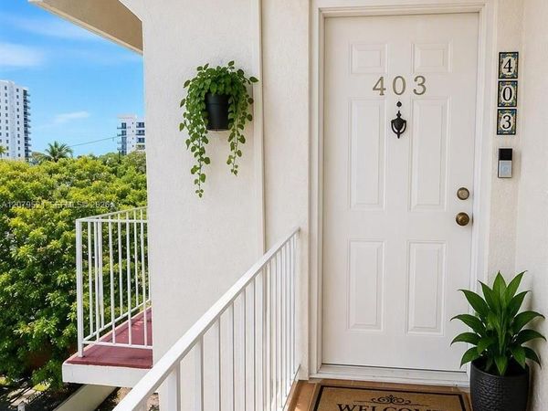 2138 SW 6th St, Unit 403, Miami, FL 33135