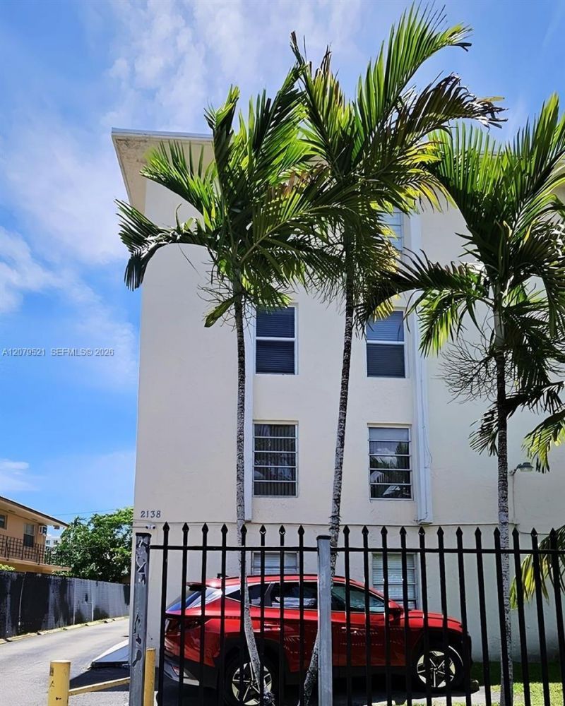 2138 SW 6th St, Unit 403, Miami, FL 33135 Photo