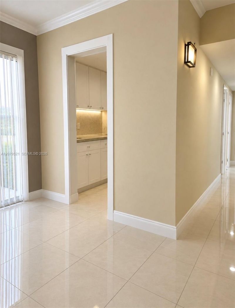 2138 SW 6th St, Unit 403, Miami, FL 33135 Photo