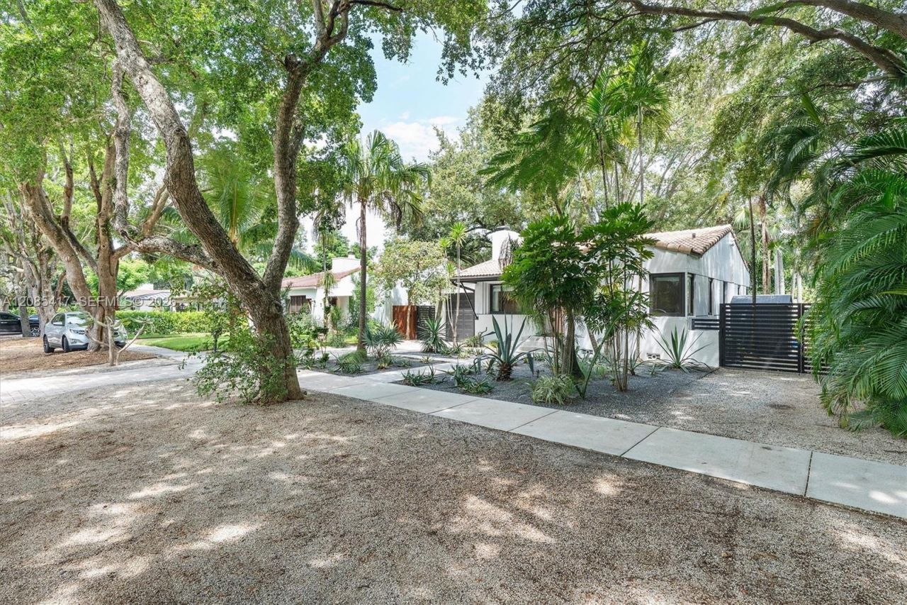 151 NE 88th St, El Portal, FL 33138 Photo