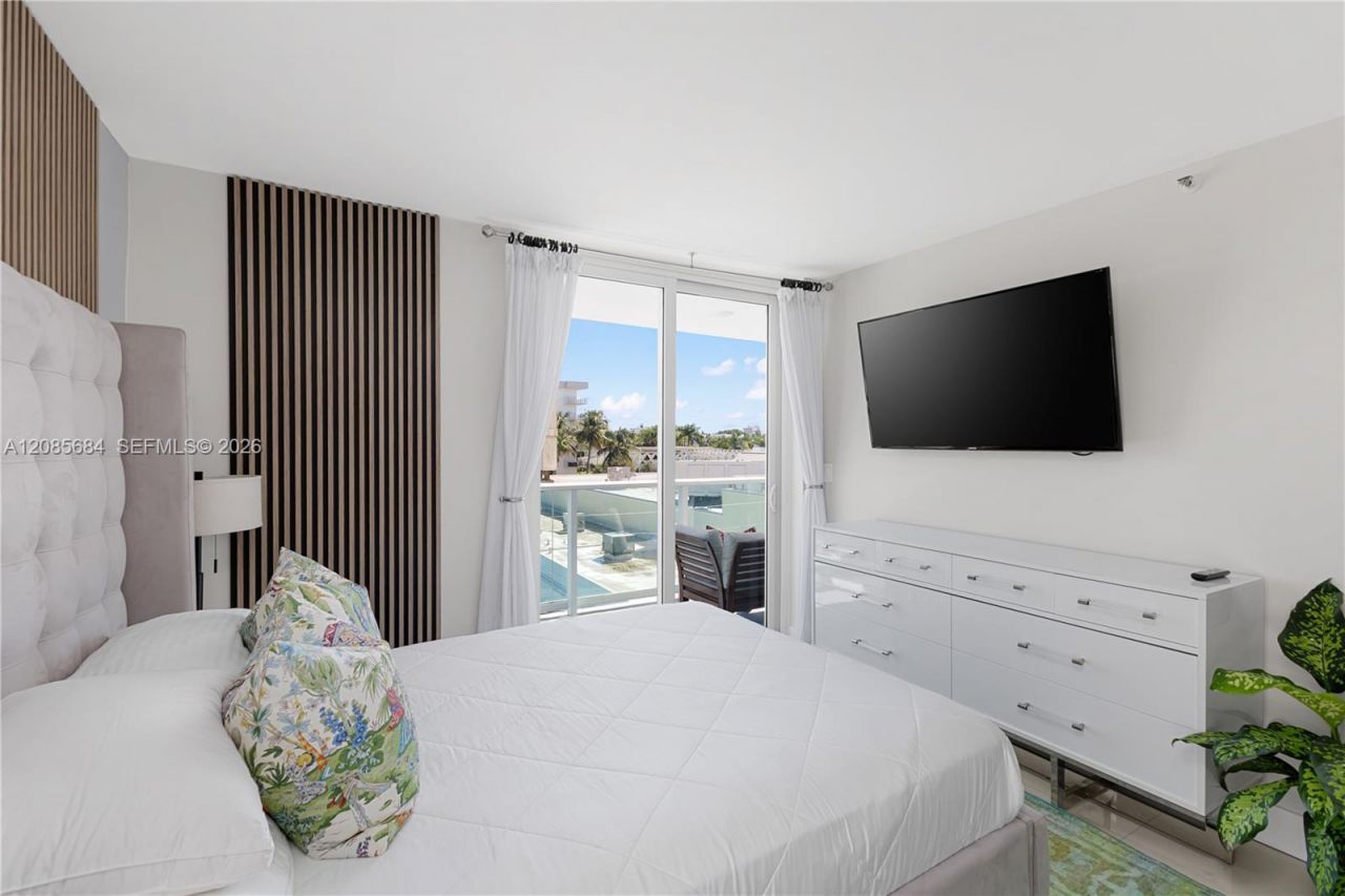1035 West Ave, Unit 404, Miami Beach, FL 33139 Photo