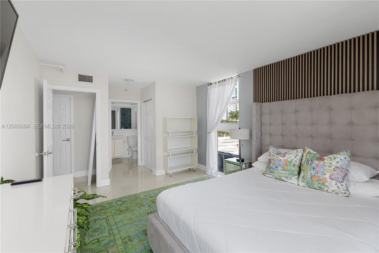 1035 West Ave, Unit 404, Miami Beach, FL 33139 Photo