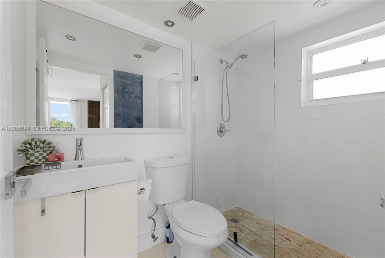 1035 West Ave, Unit 404, Miami Beach, FL 33139 Photo