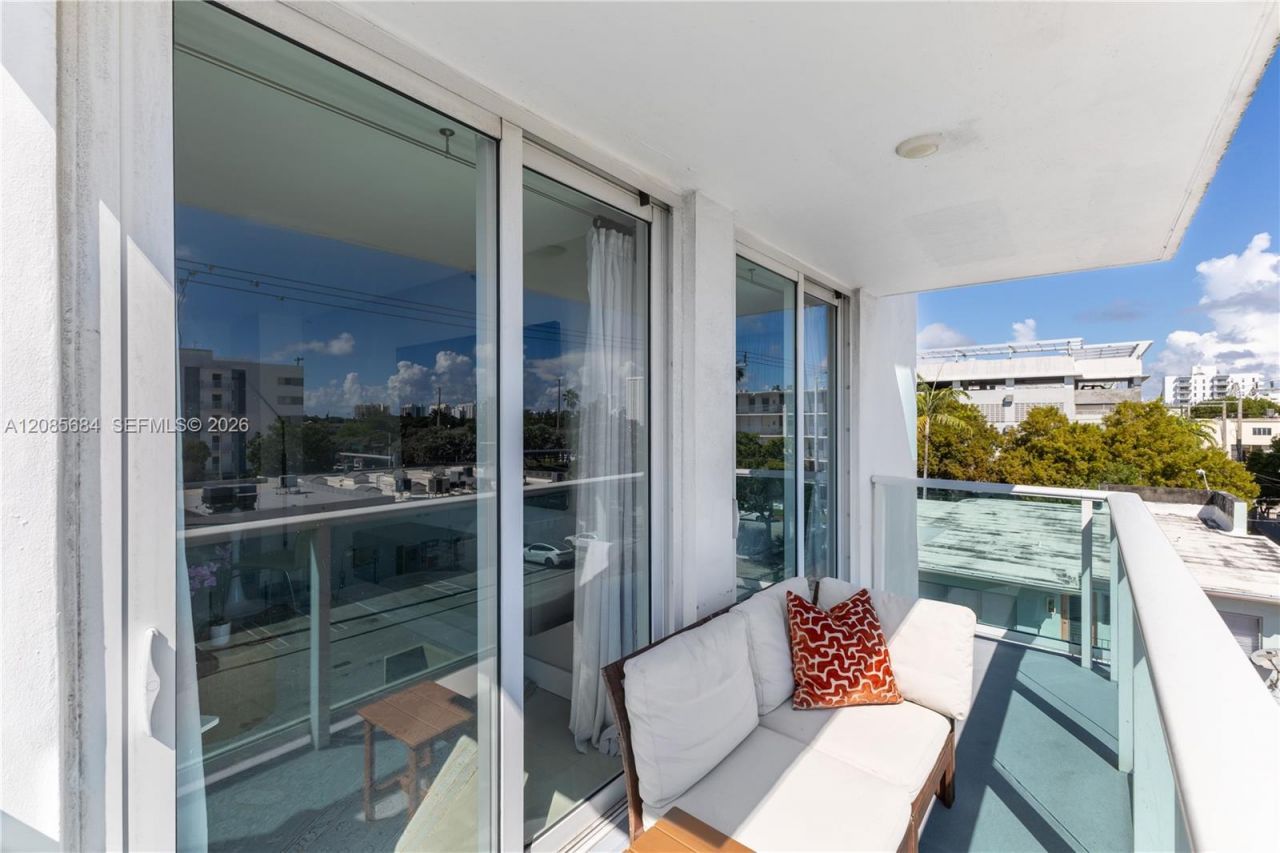 1035 West Ave, Unit 404, Miami Beach, FL 33139 Photo