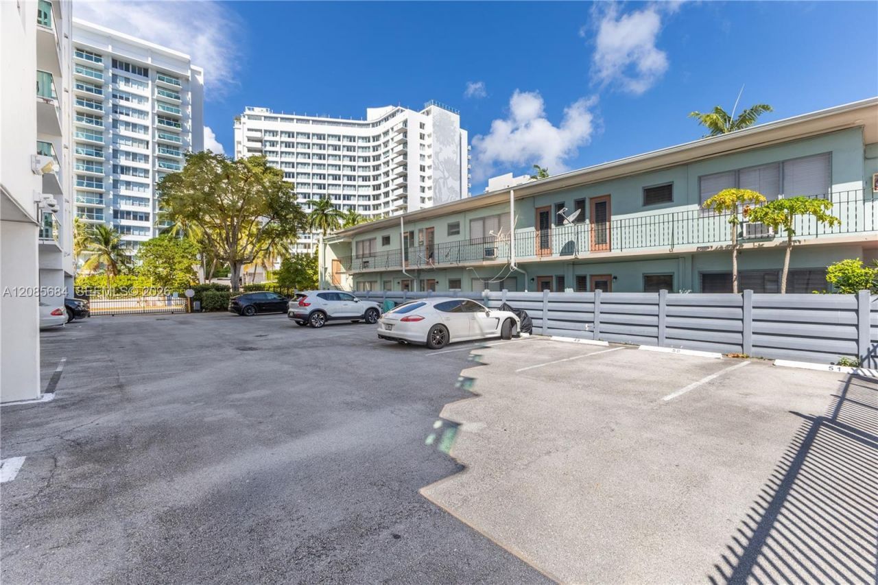 1035 West Ave, Unit 404, Miami Beach, FL 33139 Photo
