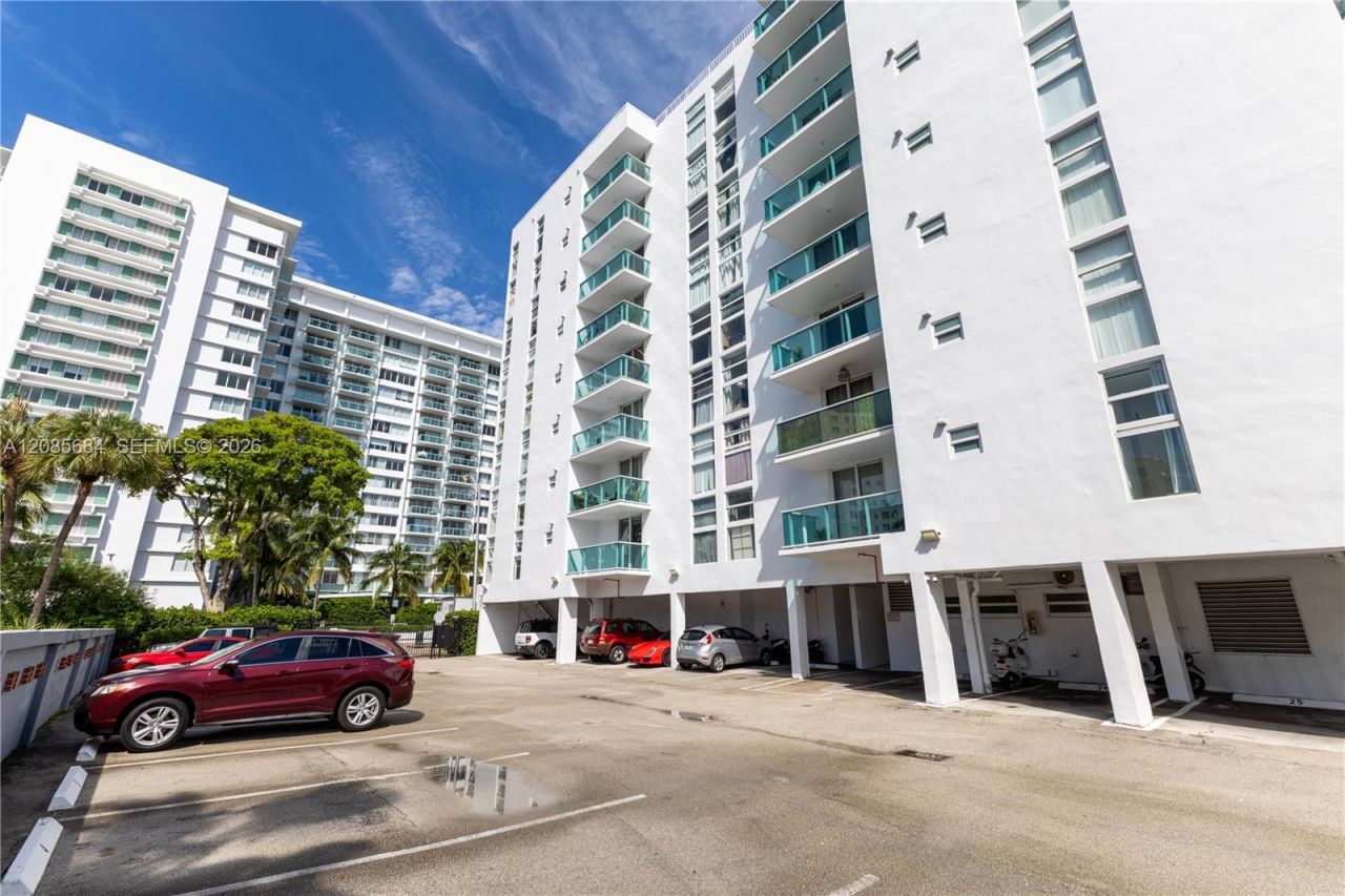 1035 West Ave, Unit 404, Miami Beach, FL 33139 Photo