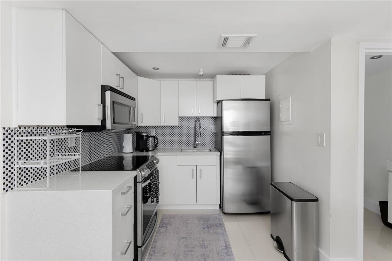 1035 West Ave, Unit 404, Miami Beach, FL 33139 Photo