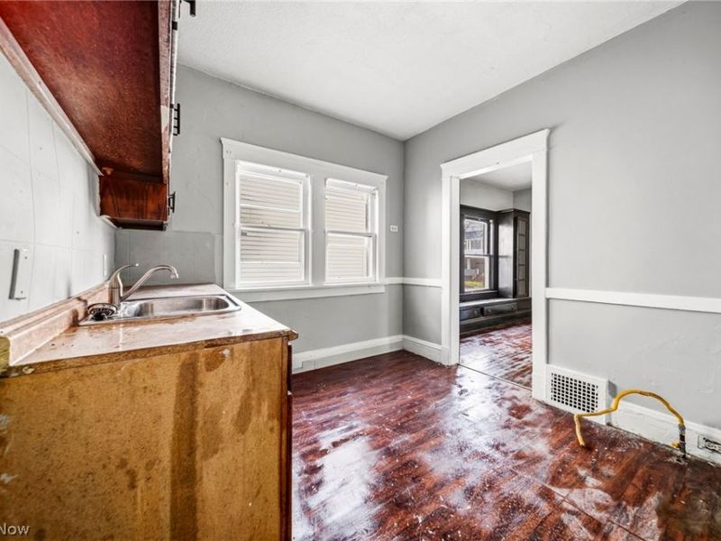 406 E 148th Street, Cleveland, OH 44110 Photo 11