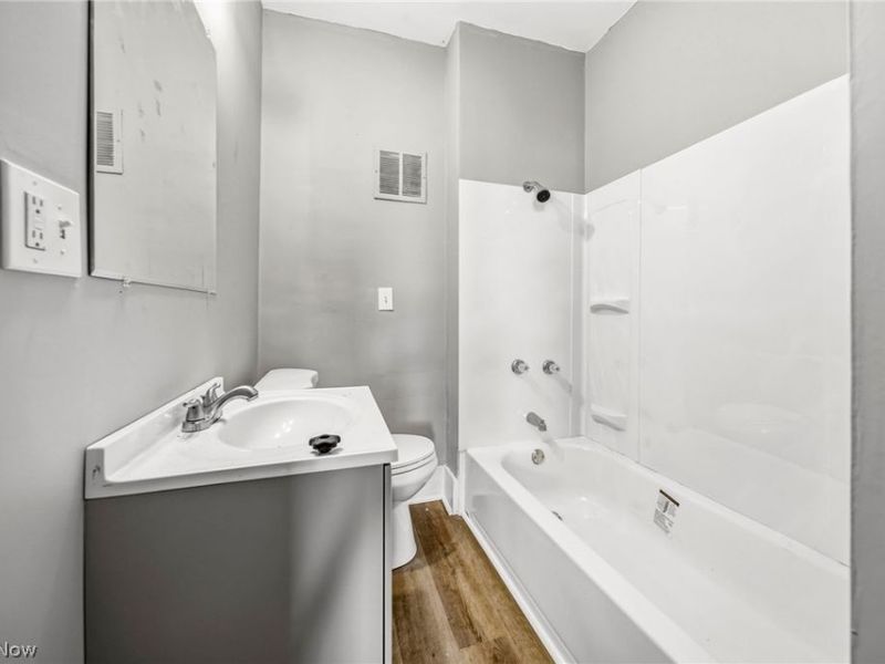 406 E 148th Street, Cleveland, OH 44110 Photo 16