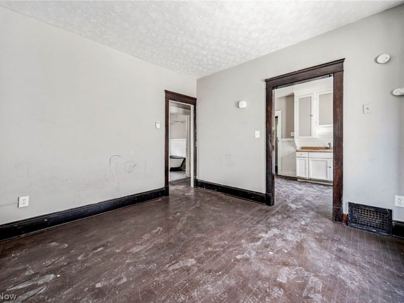 406 E 148th Street, Cleveland, OH 44110 Photo 21