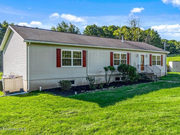 1328 Cortez Road, Lake Ariel, PA 18436
