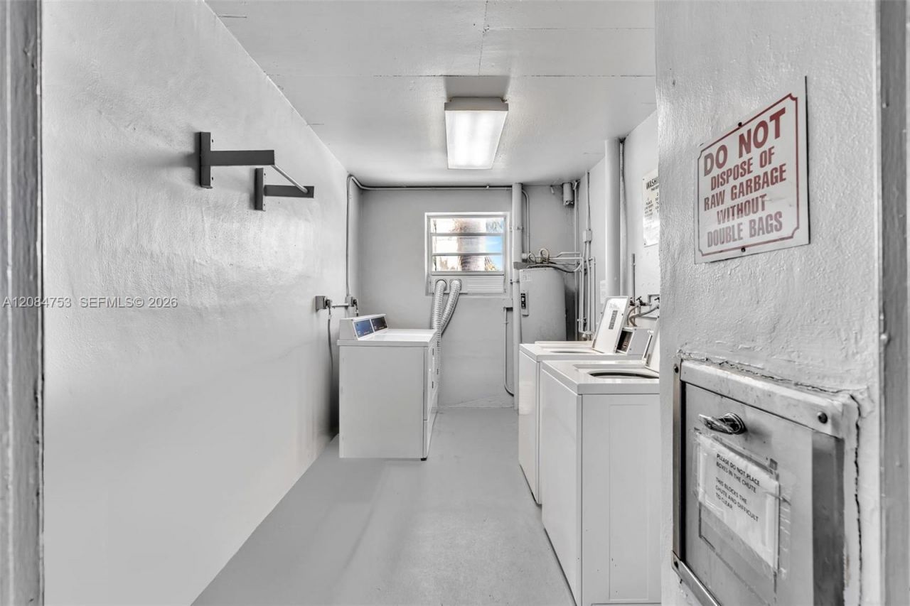 610 NE 12th Ave , Unit 206, Hallandale Beach, FL 33009 Photo