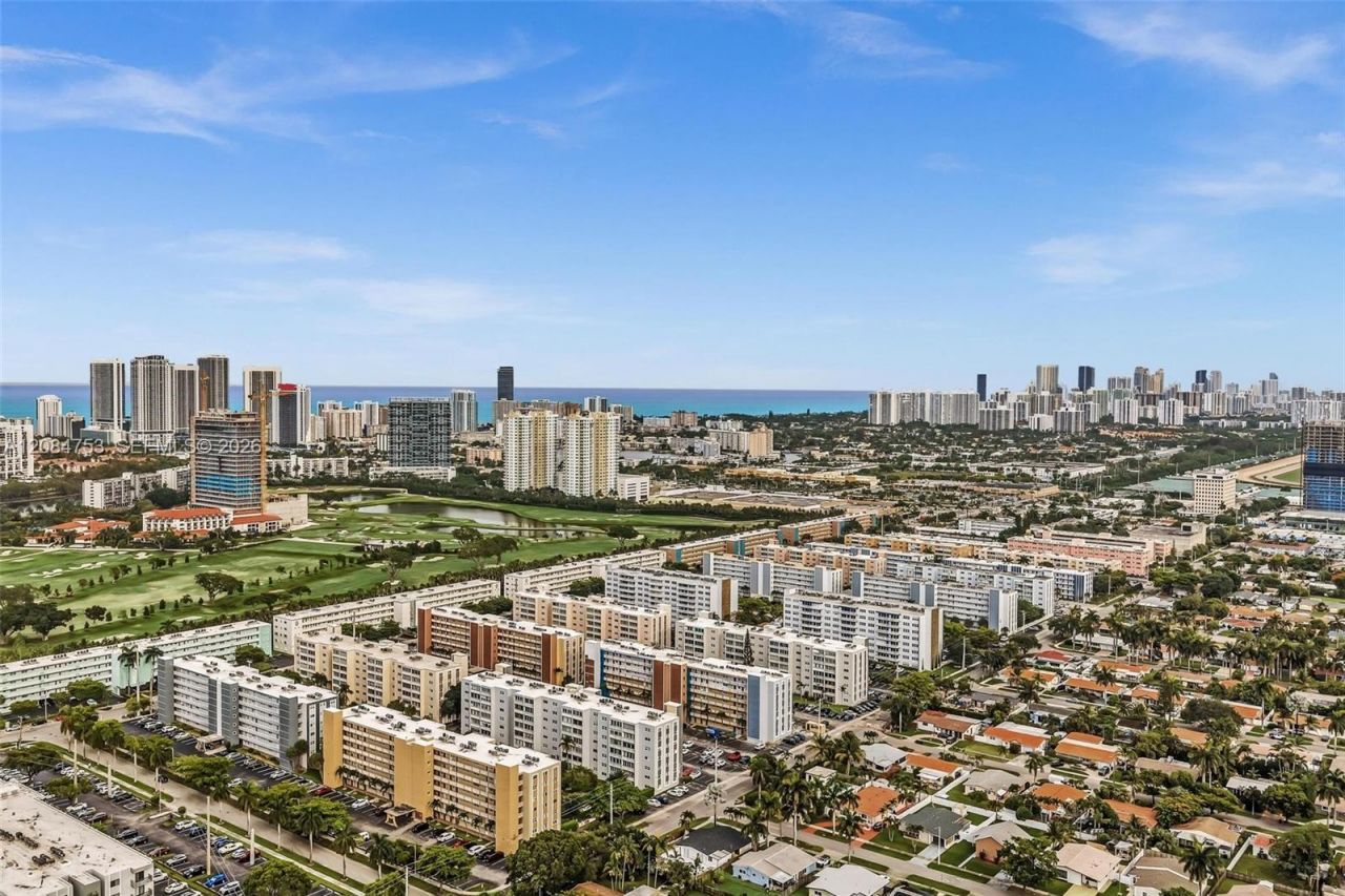610 NE 12th Ave , Unit 206, Hallandale Beach, FL 33009 Photo