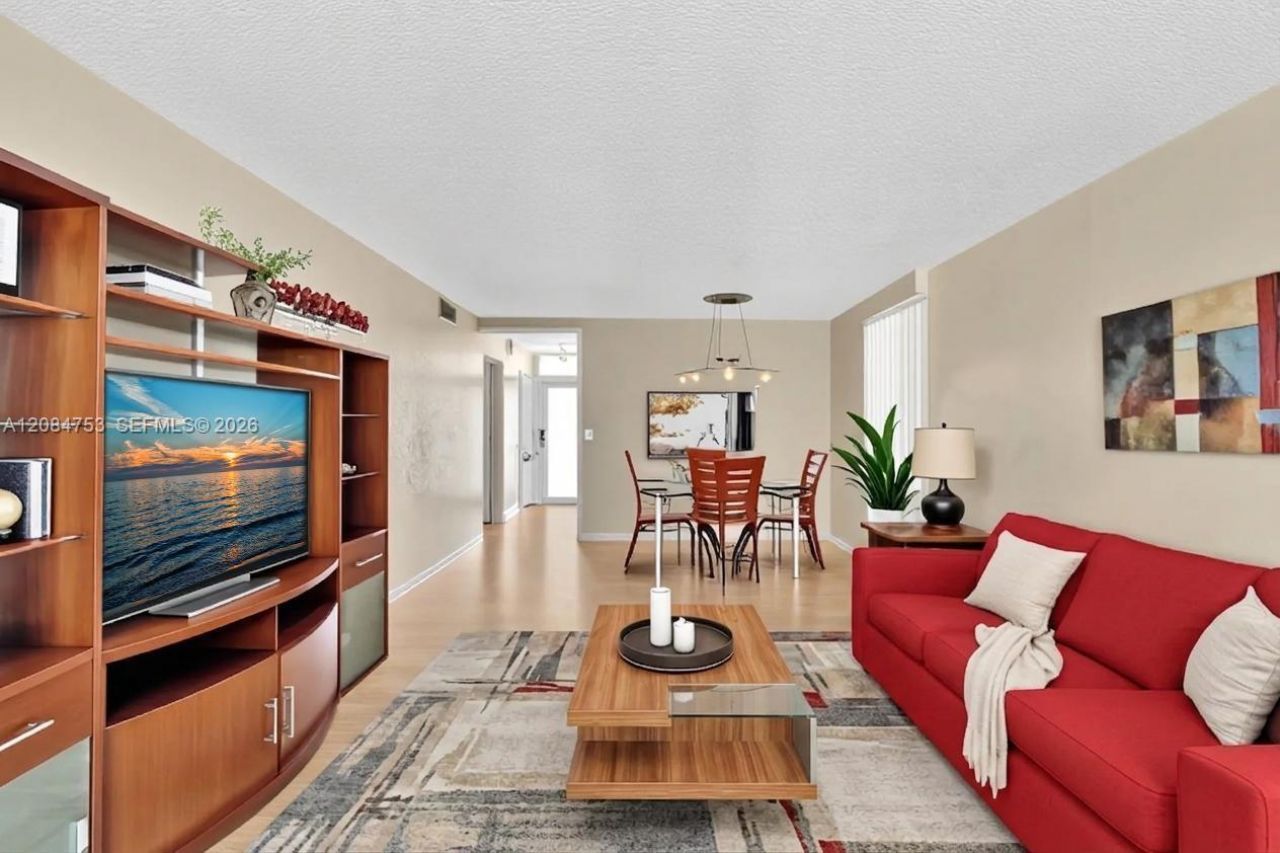 610 NE 12th Ave , Unit 206, Hallandale Beach, FL 33009 Photo