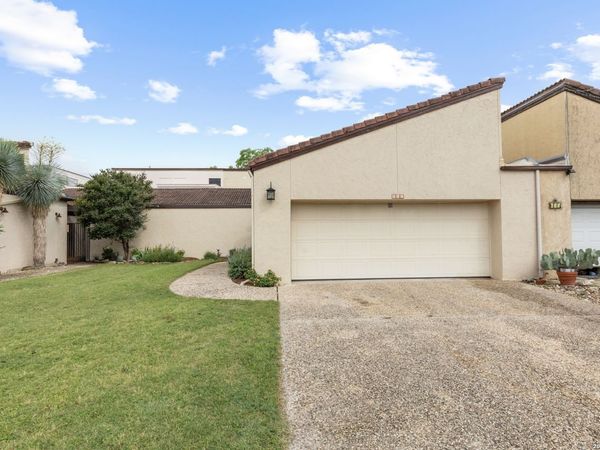 362 ENGLEWOOD DR, Kerrville, TX 78028