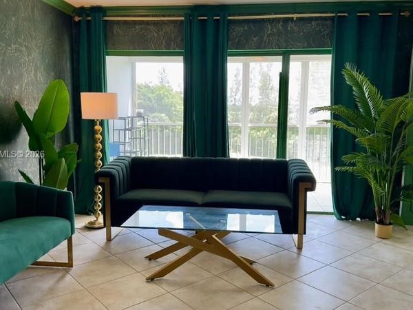 3150 N Palm Aire Dr , Unit 503, Pompano Beach, FL 33069