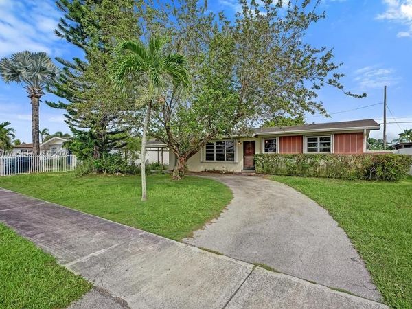 19731 Gulfstream Rd, Cutler Bay, FL 33157