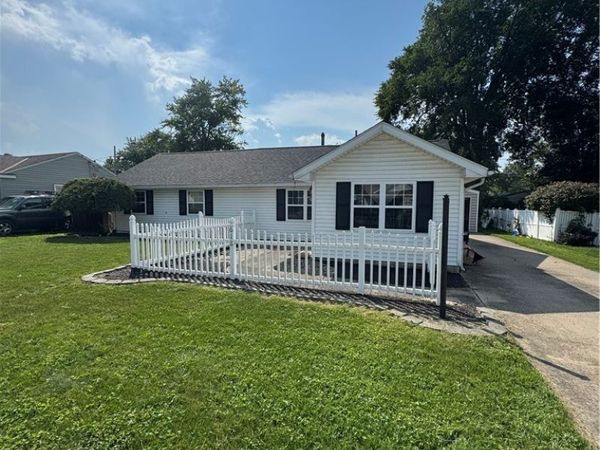 618 Idlewood Avenue, Sheffield Lake, OH 44054