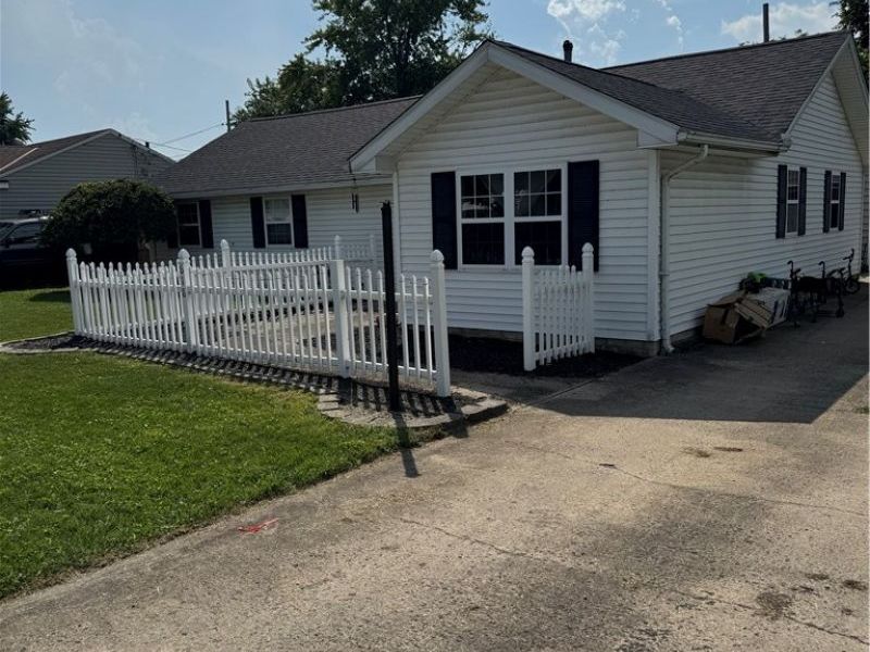 618 Idlewood Avenue, Sheffield Lake, OH 44054 Photo 3