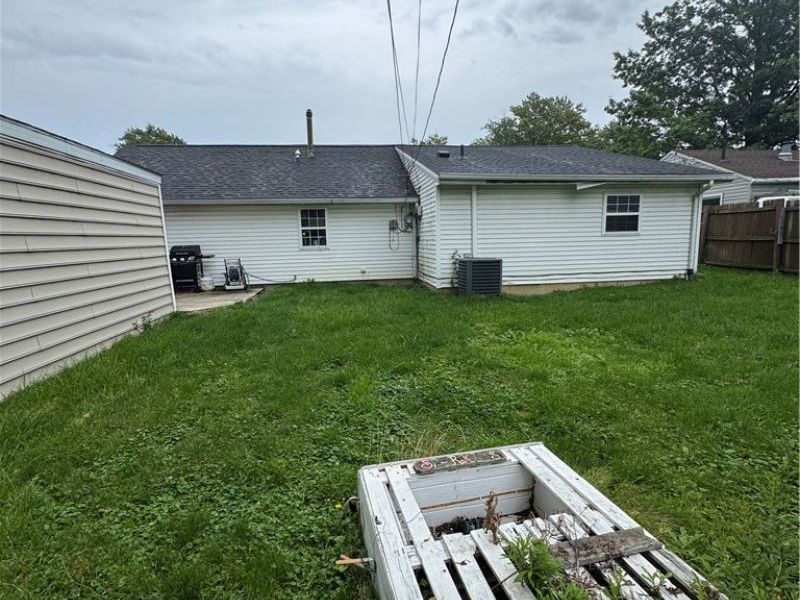 618 Idlewood Avenue, Sheffield Lake, OH 44054 Photo 5