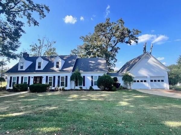 100 Parkwood Garden St., Booneville, MS 38829