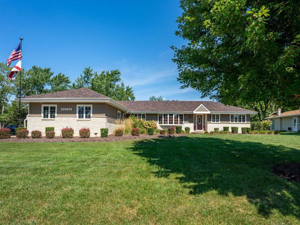 21W302 Woodview Drive , Itasca, IL 60143