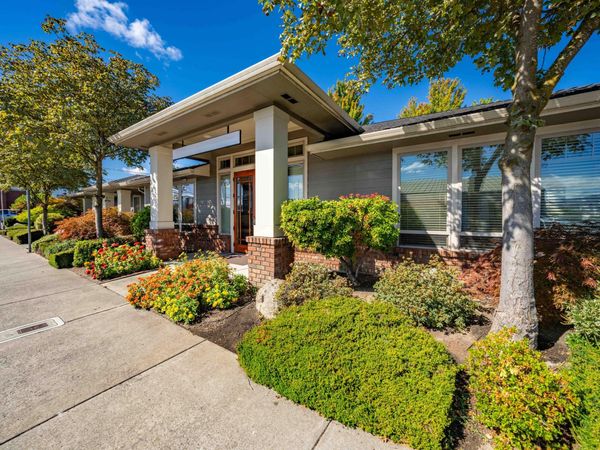 2436 W Main Street, Medford, OR 97501