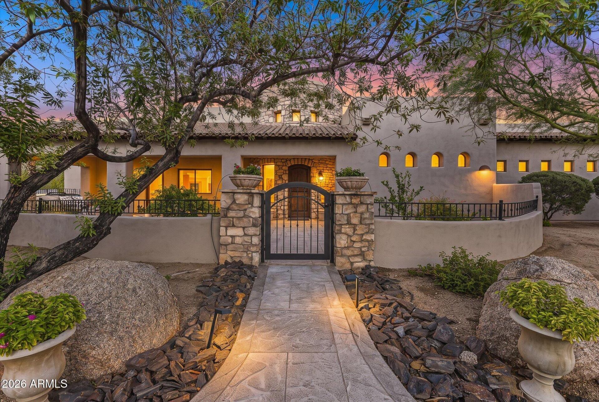 7621 E DIXILETA Drive Scottsdale, AZ 85266