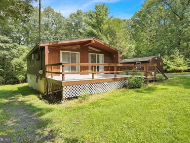 2097 RUNNING DEER DRIVE, AUBURN, PA 17922